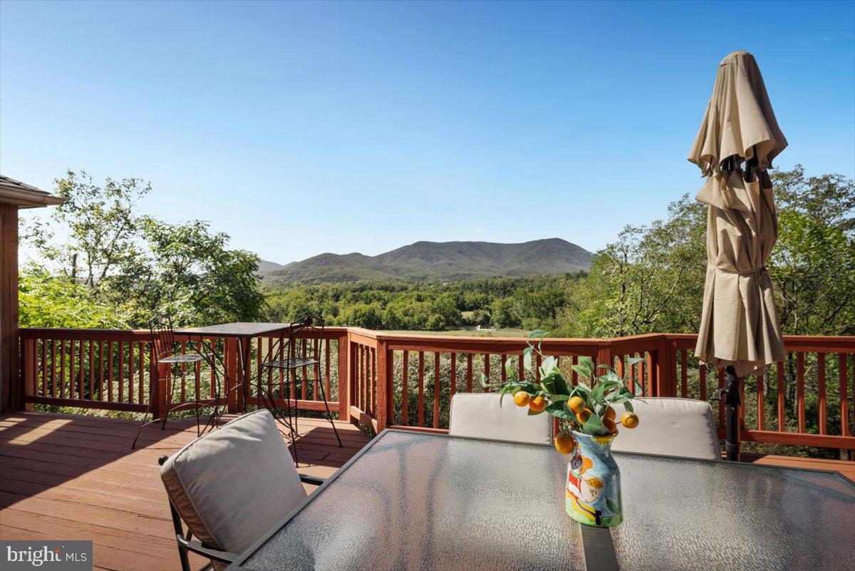 106 CREST RIVER DRIVE