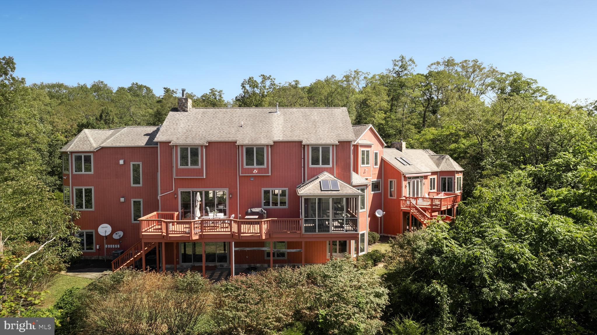 CREST RIVER FARMS - Residential