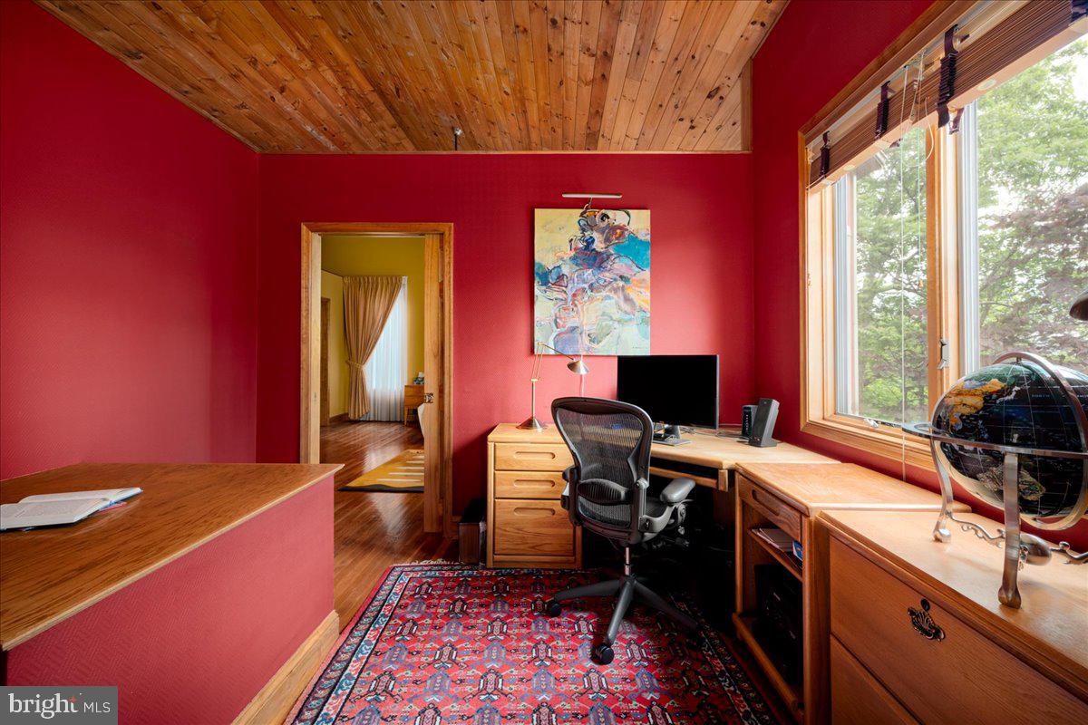 CREST RIVER FARMS - Residential