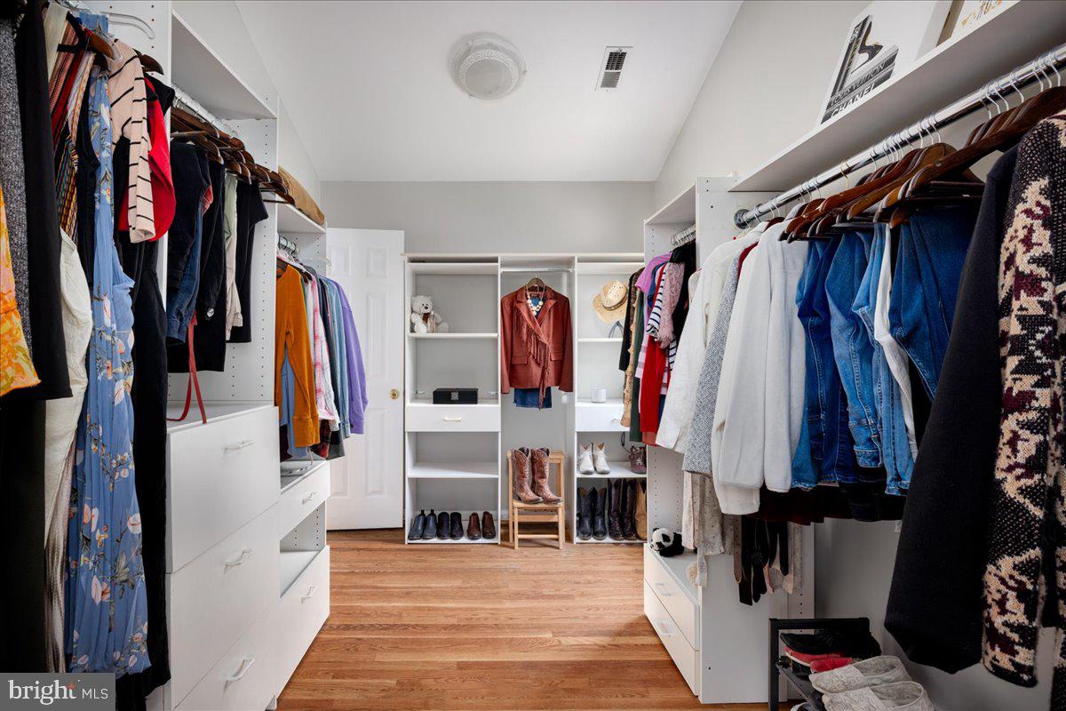 CREST RIVER FARMS - Residential