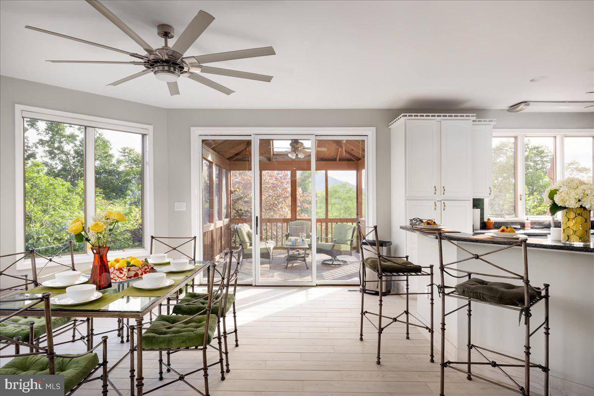 CREST RIVER FARMS - Residential