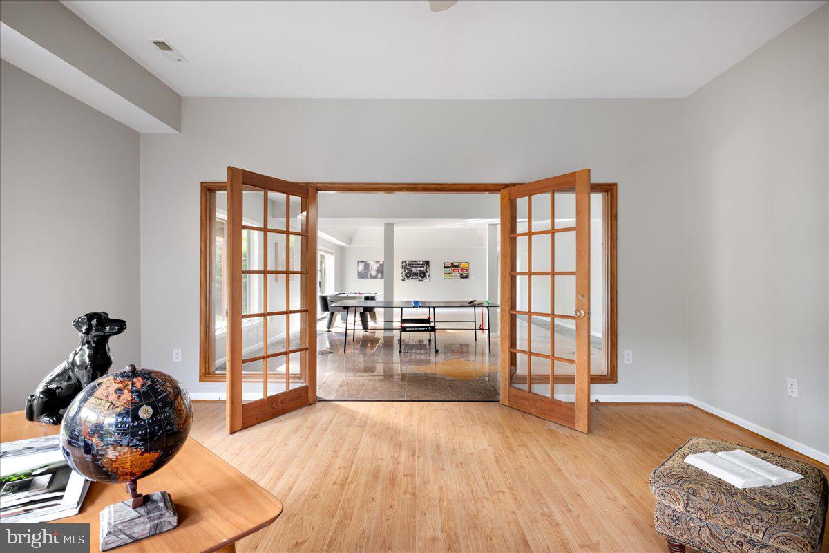 CREST RIVER FARMS - Residential