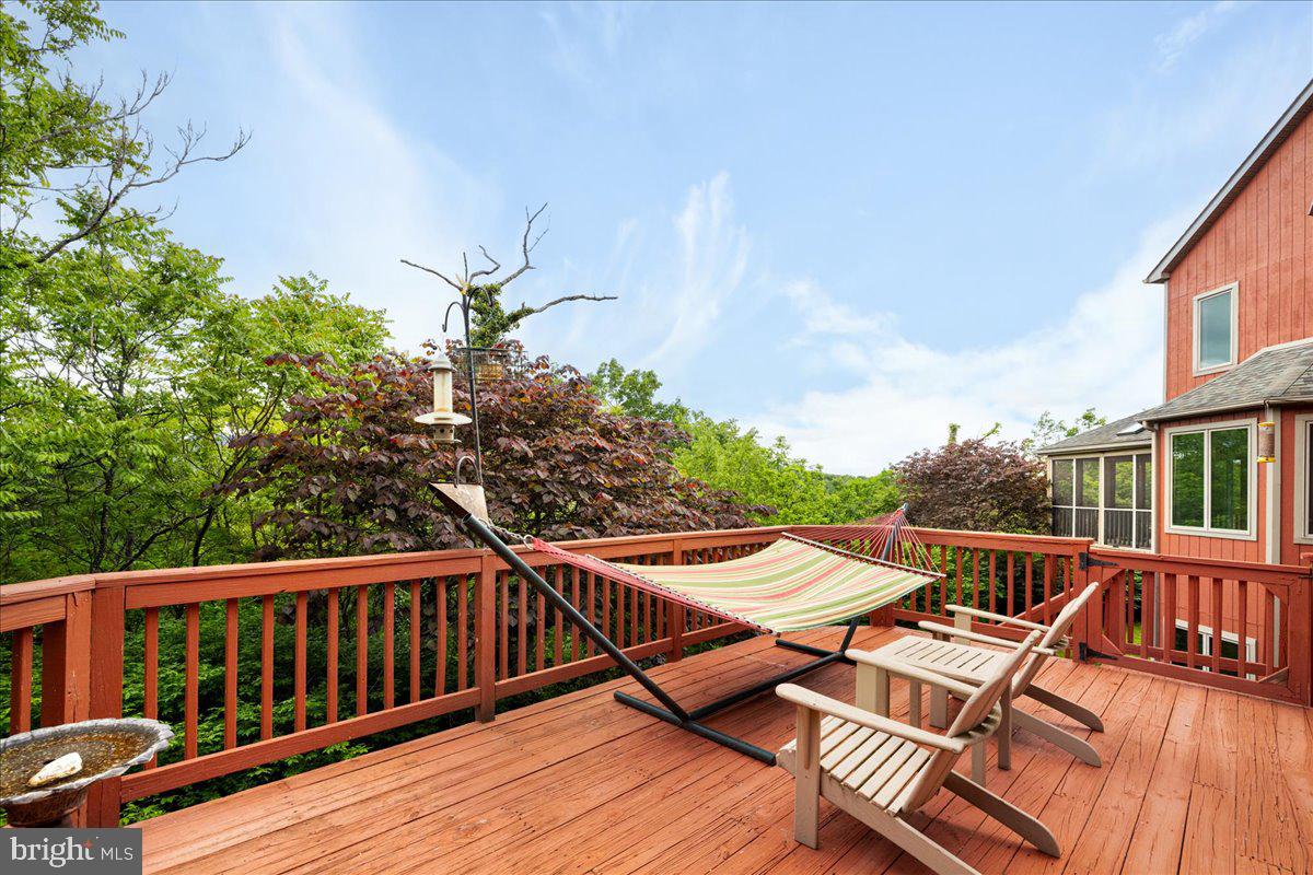 CREST RIVER FARMS - Residential