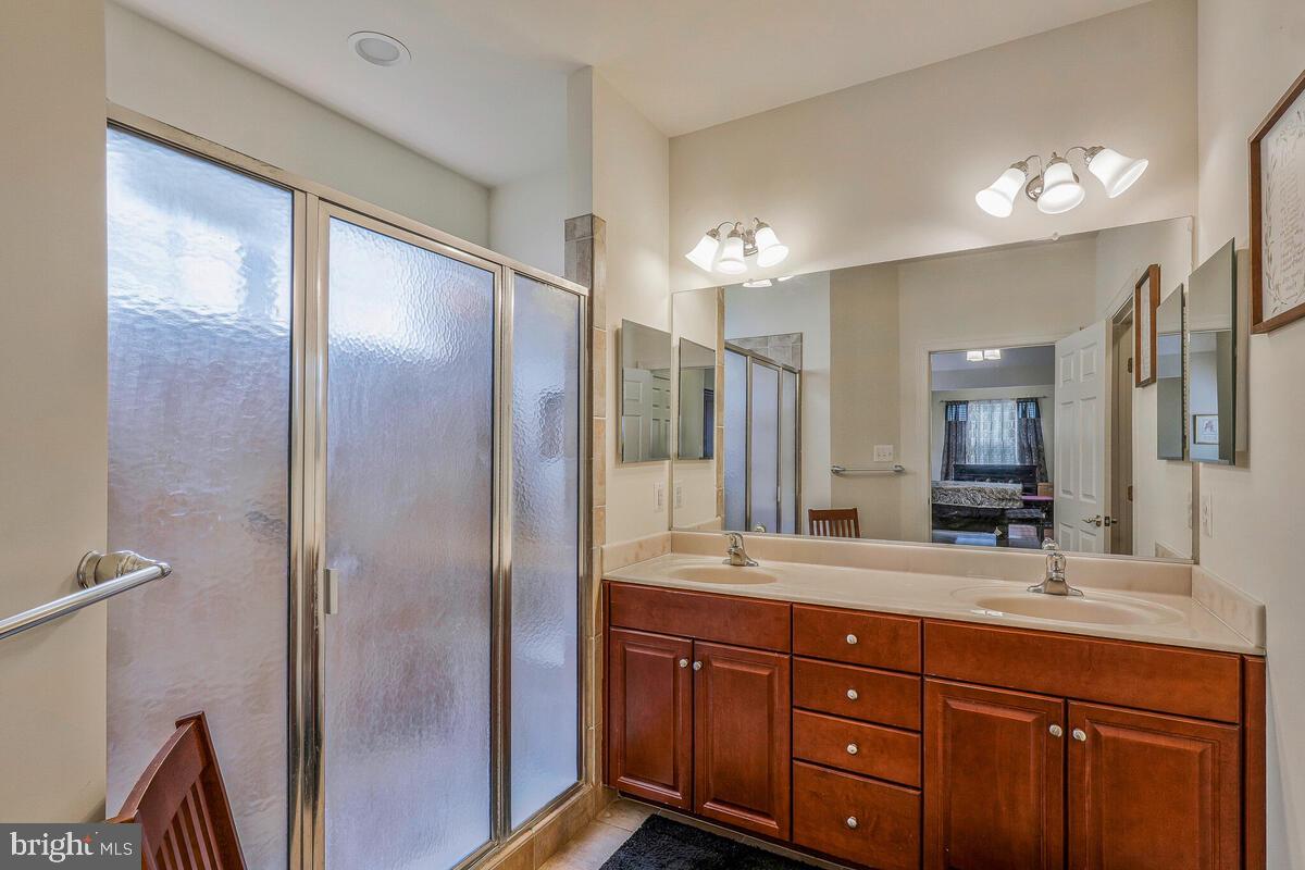 CENTRAL PARKE COLONIAL CHARLES - Residential