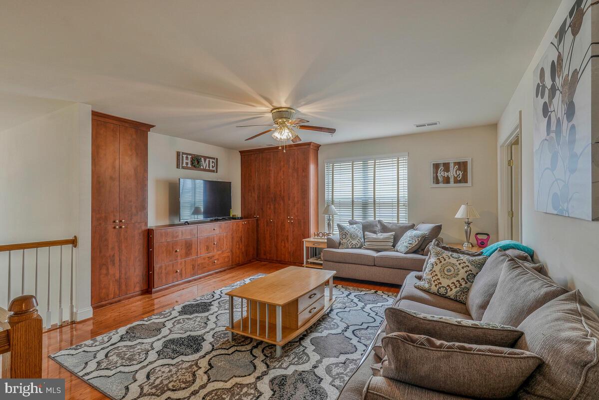 CENTRAL PARKE COLONIAL CHARLES - Residential