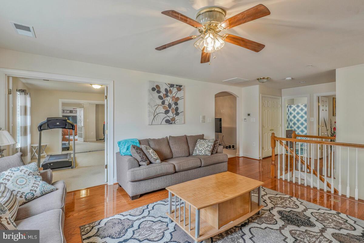 CENTRAL PARKE COLONIAL CHARLES - Residential