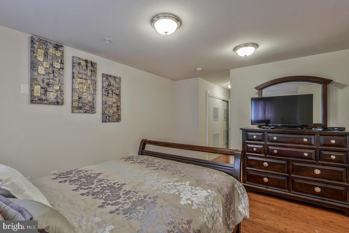 CENTRAL PARKE COLONIAL CHARLES - Residential