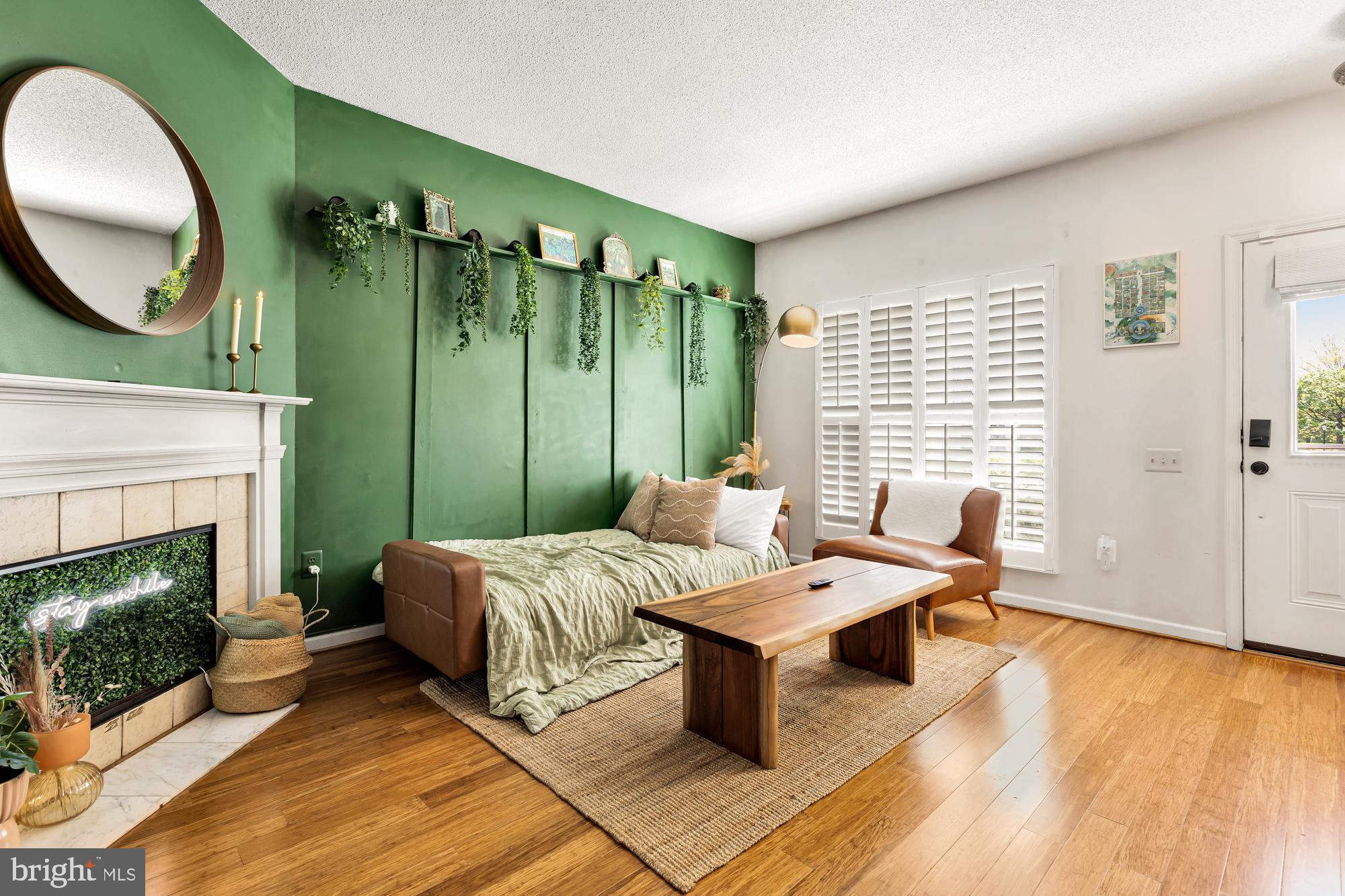 WOODSTONE - Residential