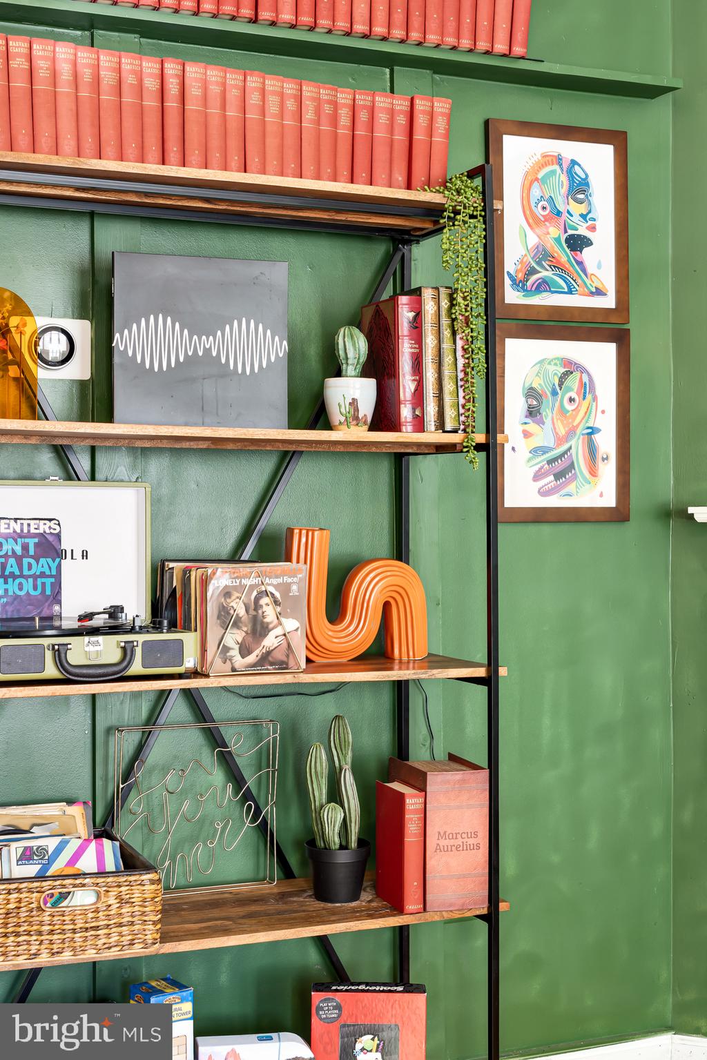 WOODSTONE - Residential