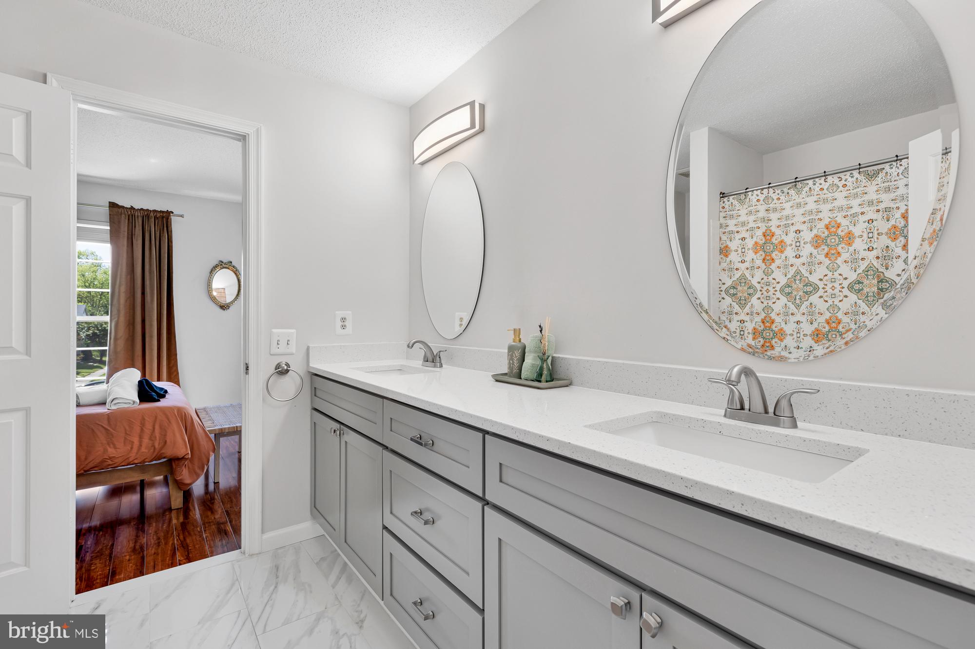 WOODSTONE - Residential