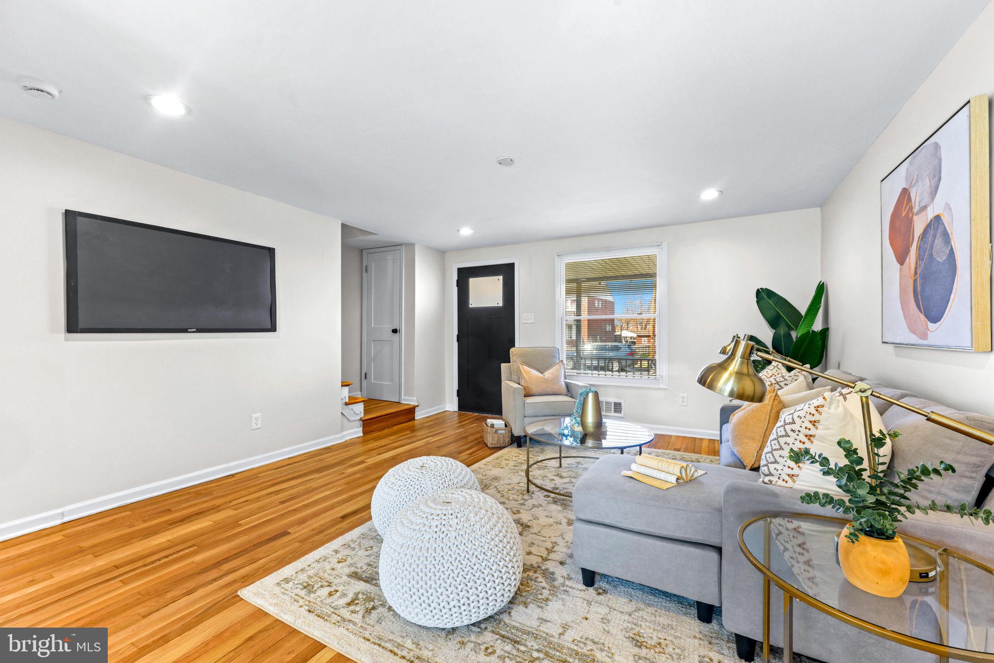 FOX RIDGE MANOR - Residential