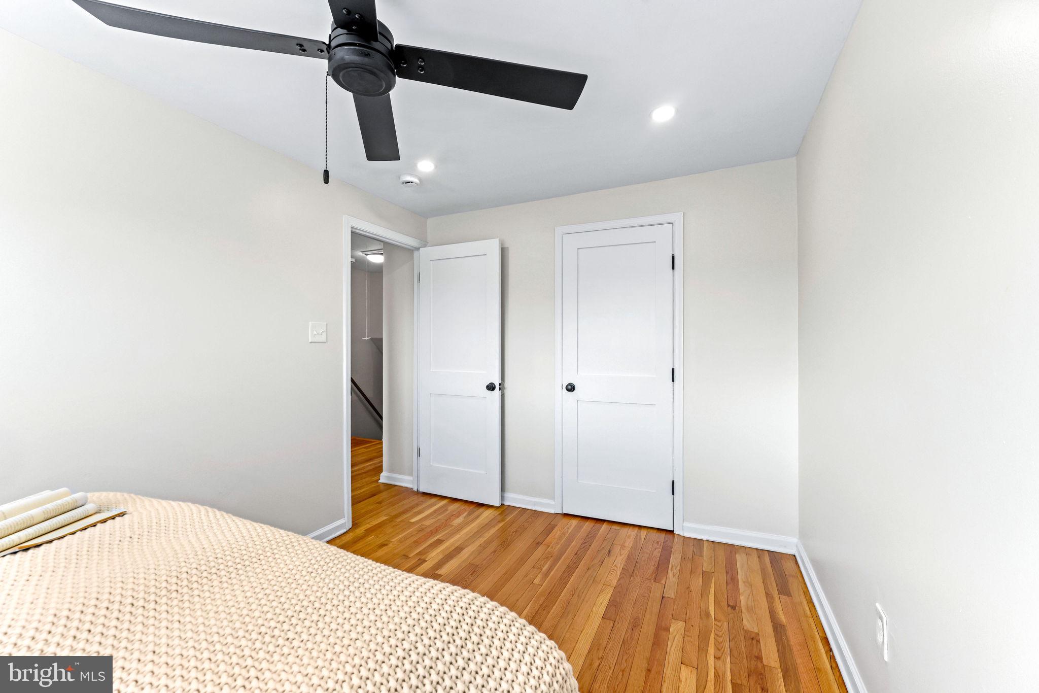 FOX RIDGE MANOR - Residential