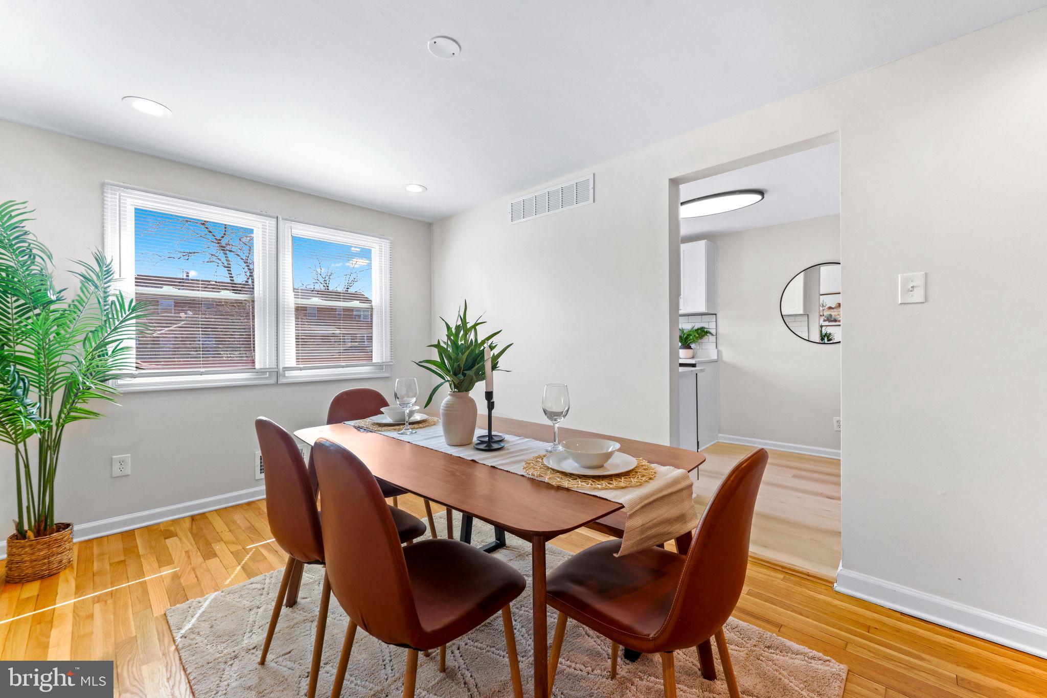 FOX RIDGE MANOR - Residential