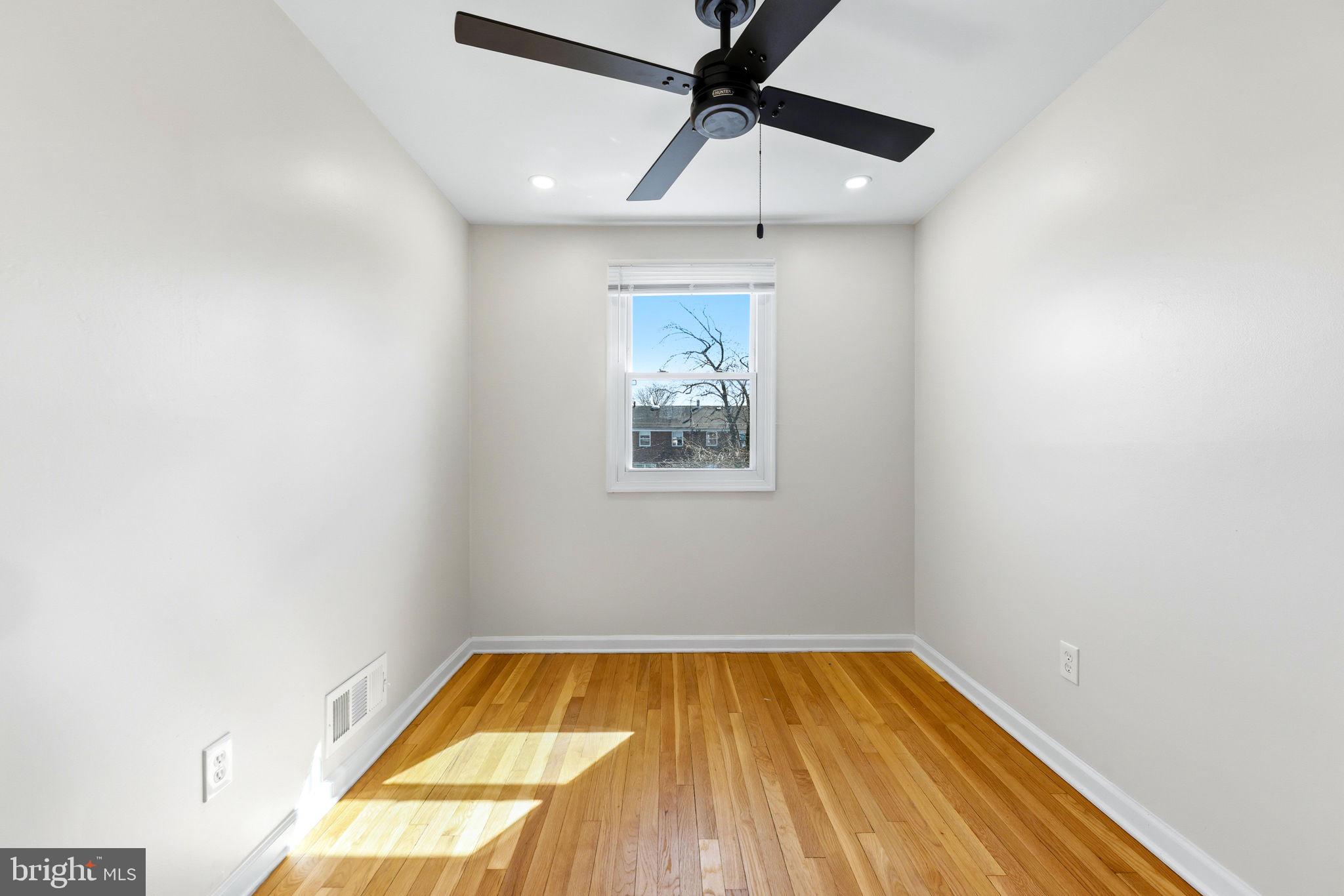 FOX RIDGE MANOR - Residential