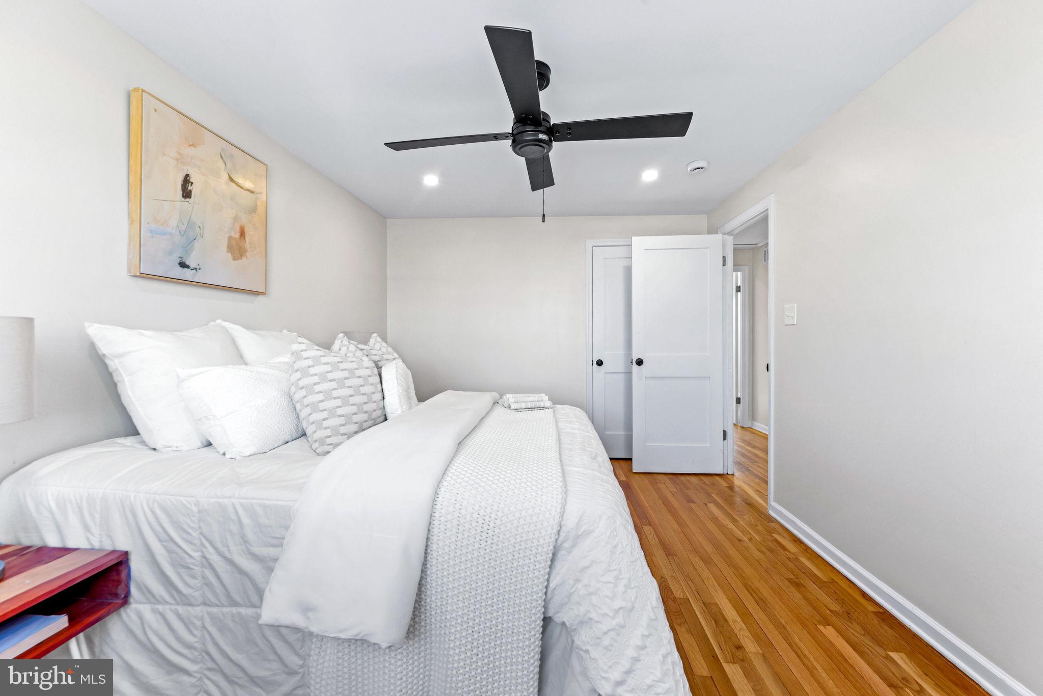 FOX RIDGE MANOR - Residential