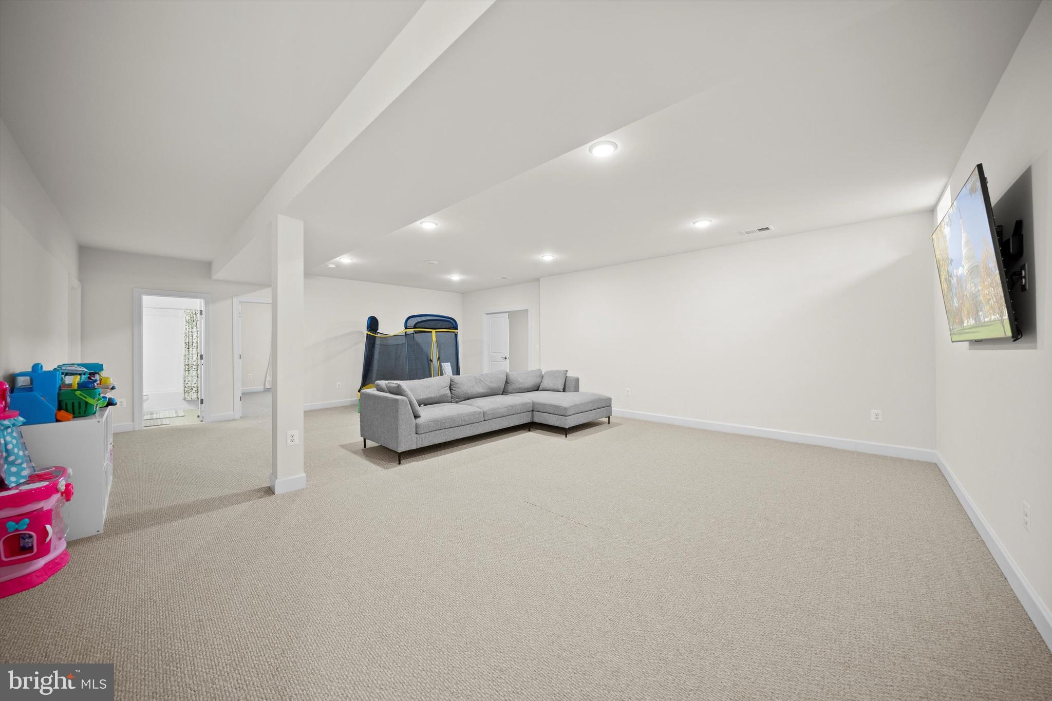 BRADLEY SQUARE - Residential