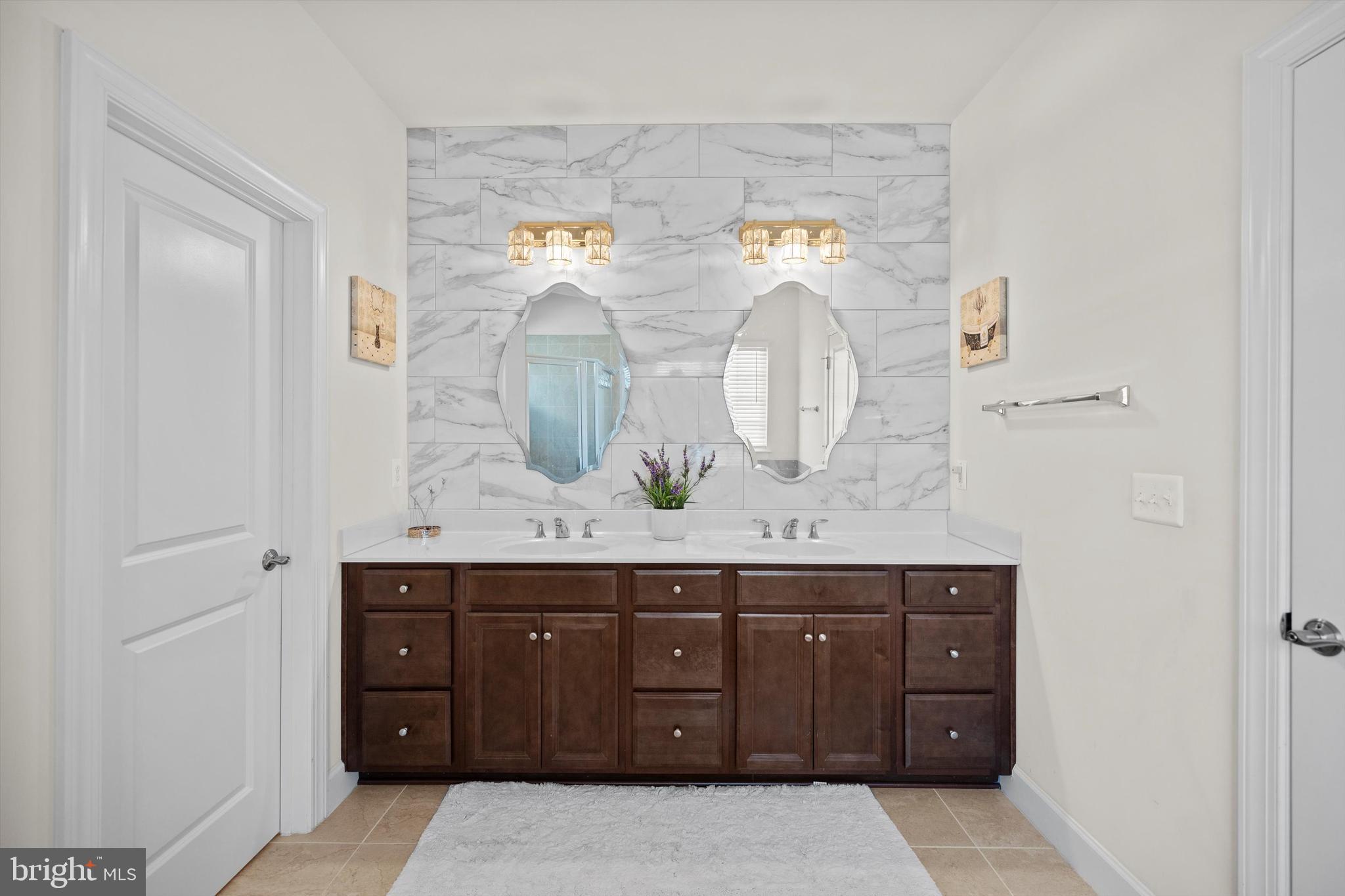 BRADLEY SQUARE - Residential