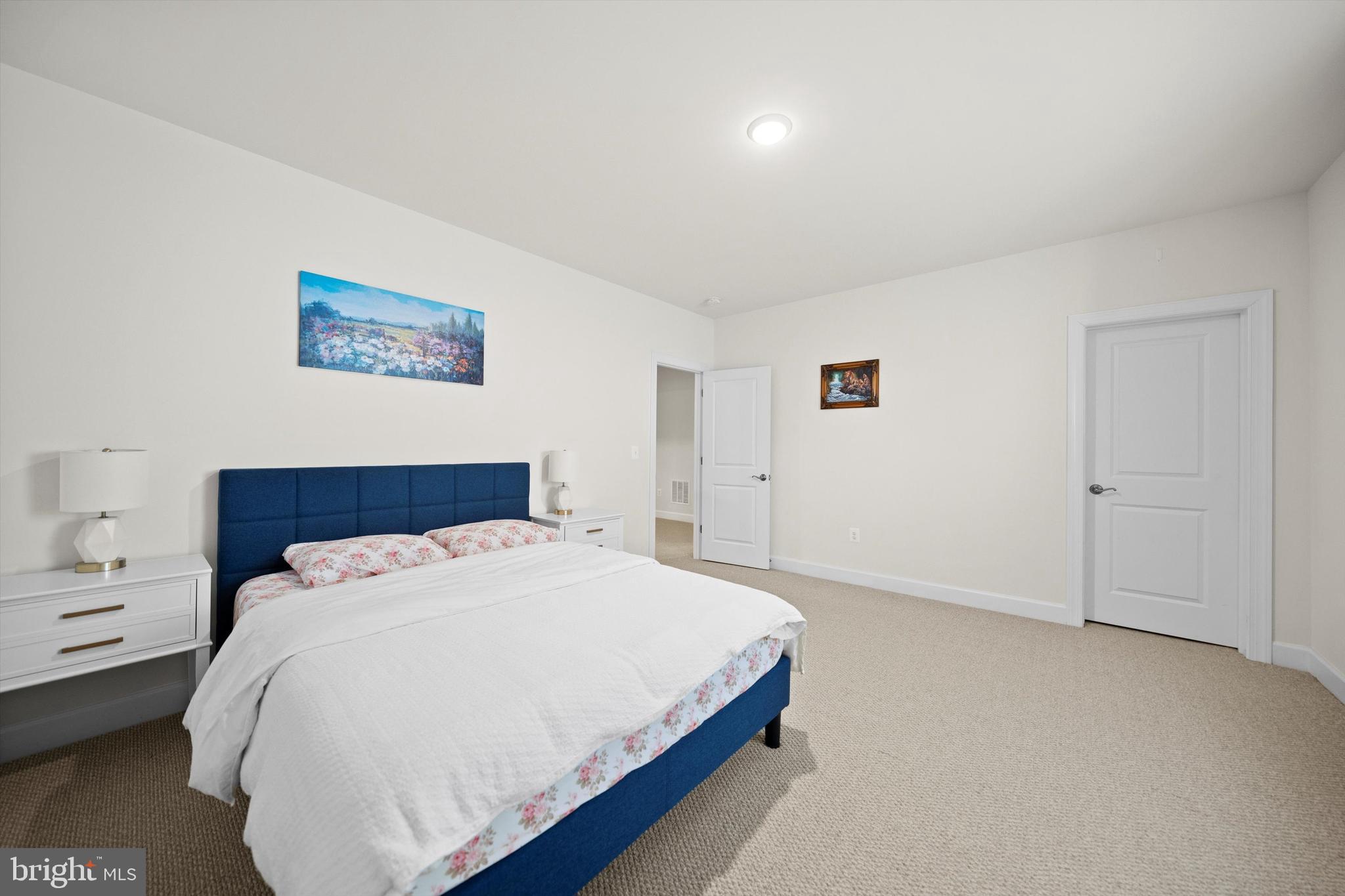 BRADLEY SQUARE - Residential