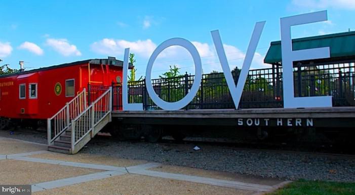 BRADLEY SQUARE - Residential