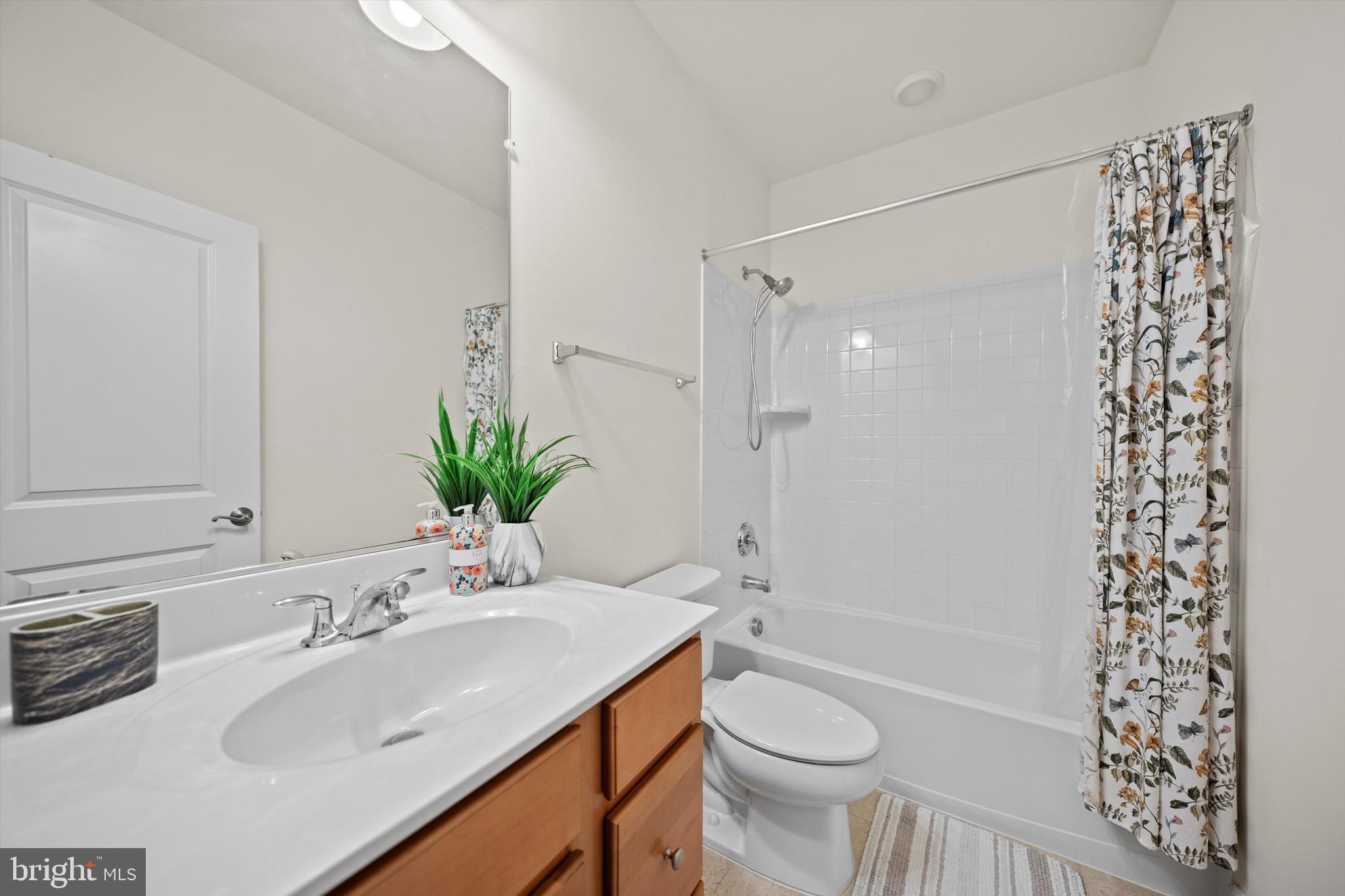 BRADLEY SQUARE - Residential