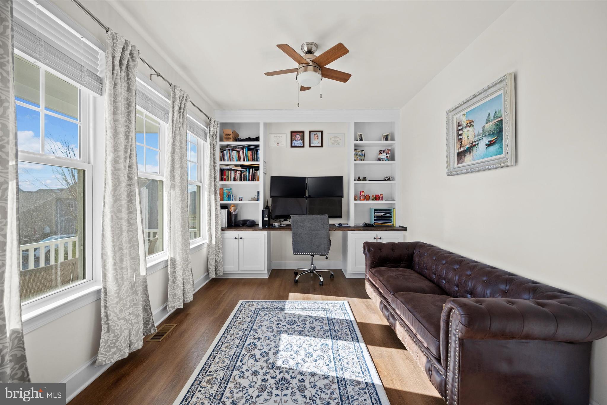 BRADLEY SQUARE - Residential