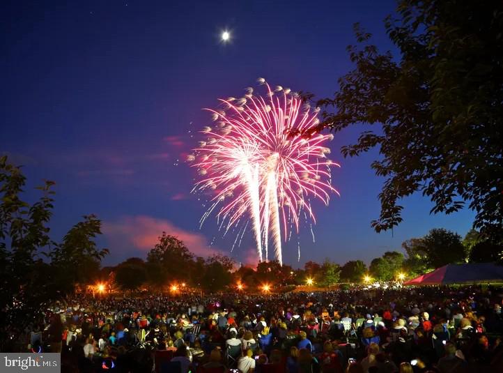BRADLEY SQUARE - Residential
