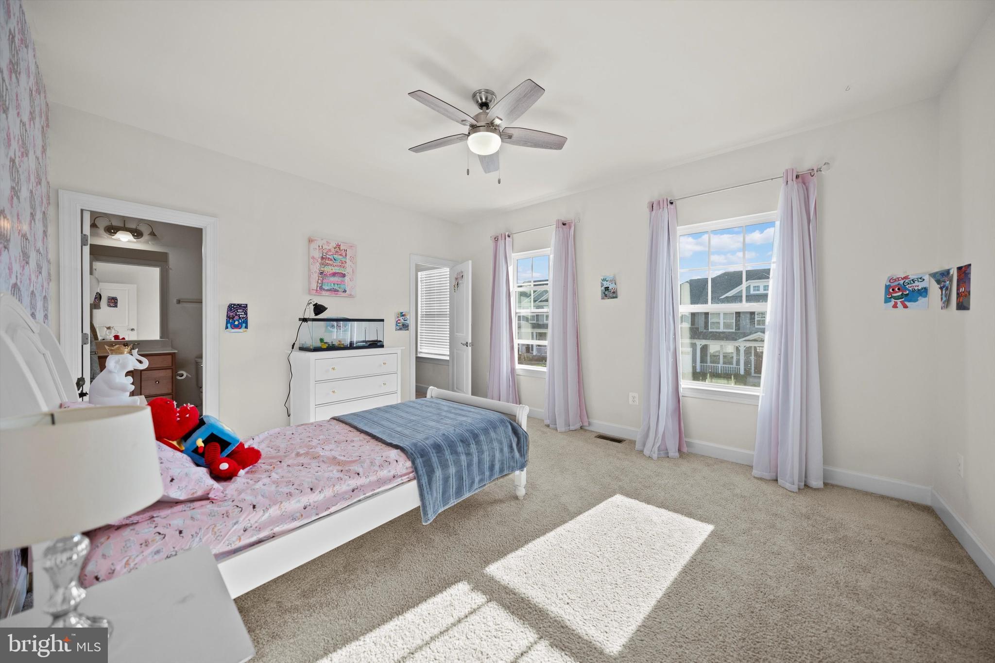 BRADLEY SQUARE - Residential