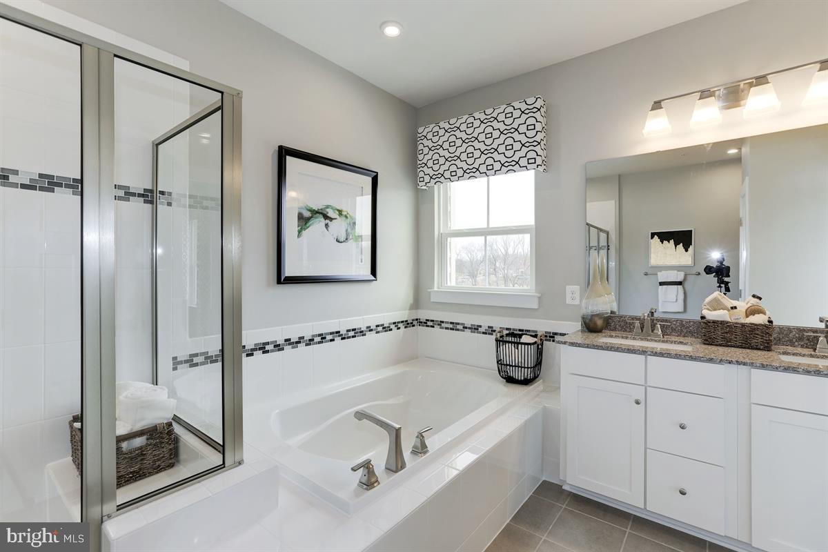 LAKE LINGANORE OAKDALE - Residential