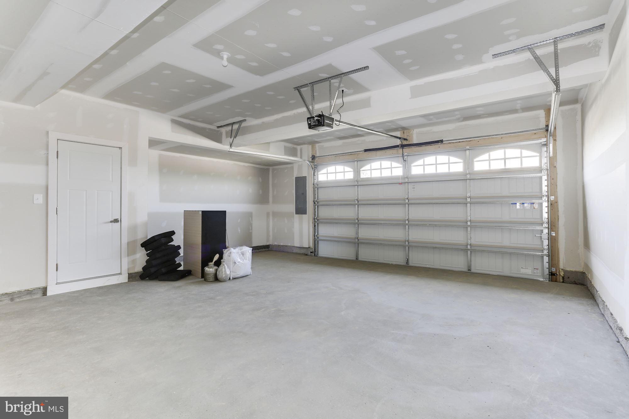 LAKE LINGANORE OAKDALE - Residential