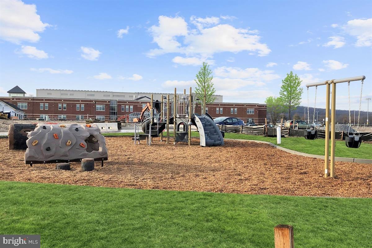 LAKE LINGANORE OAKDALE - Residential