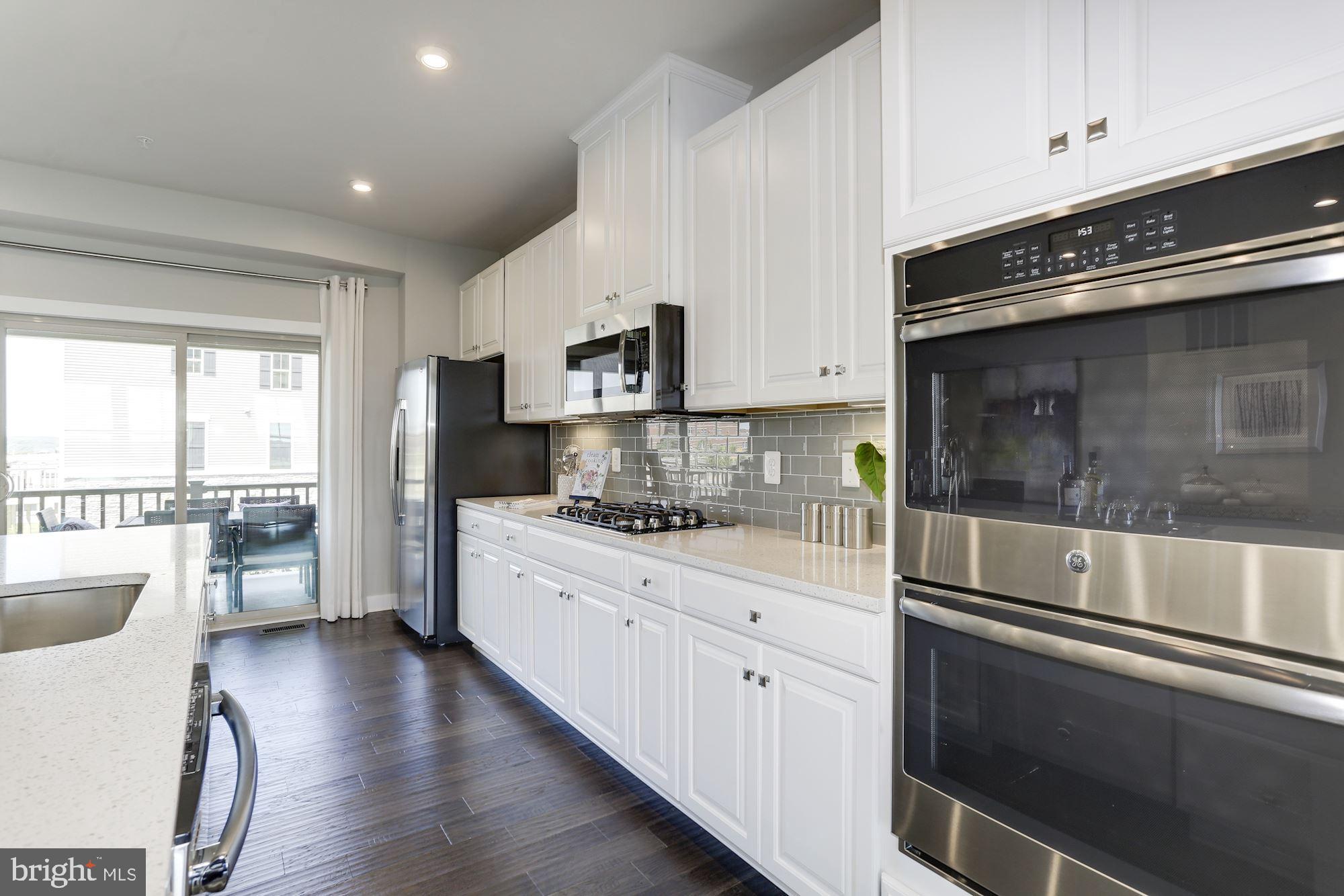 LAKE LINGANORE OAKDALE - Residential