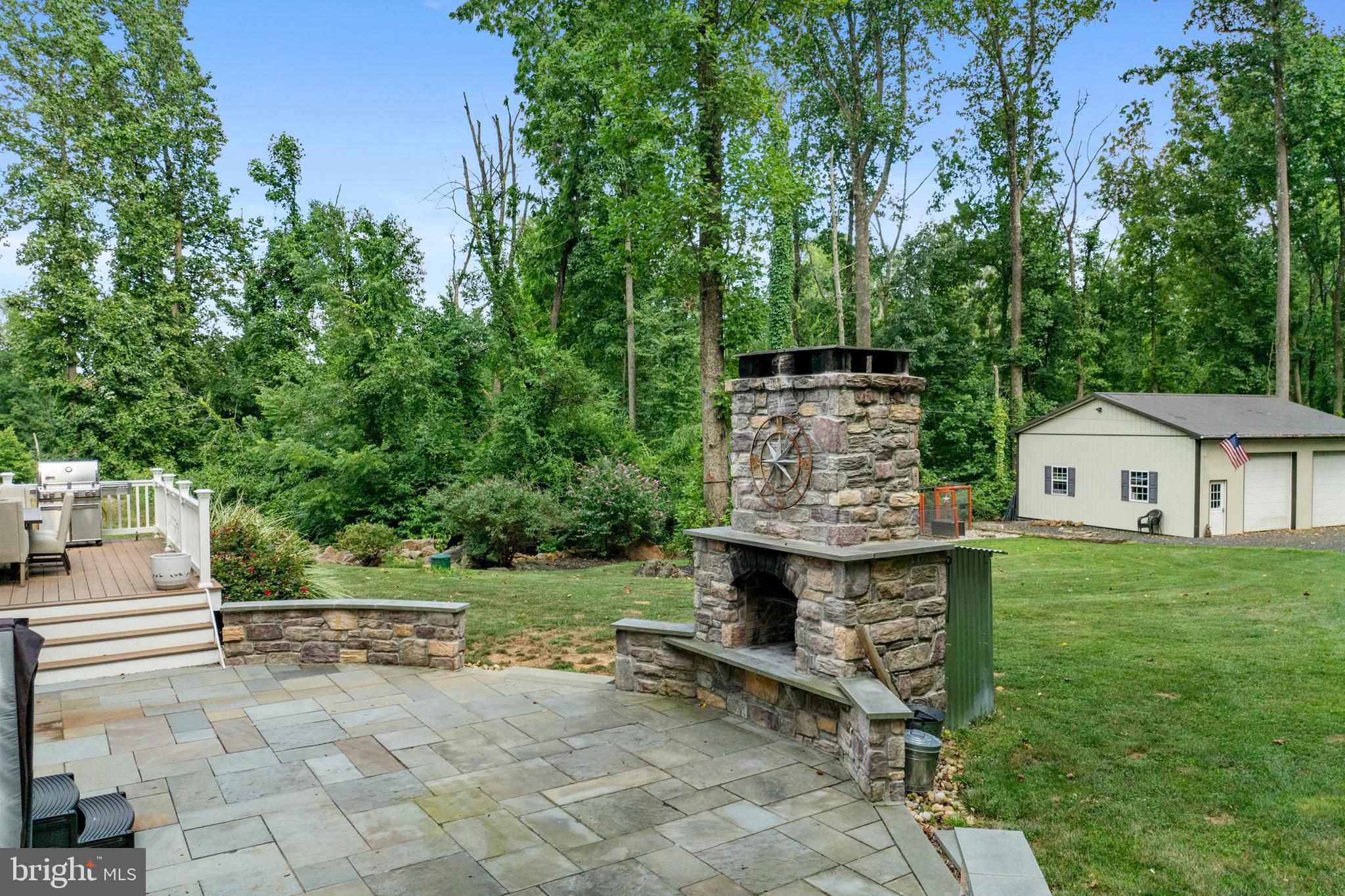 HIDDEN PARADISE - Residential