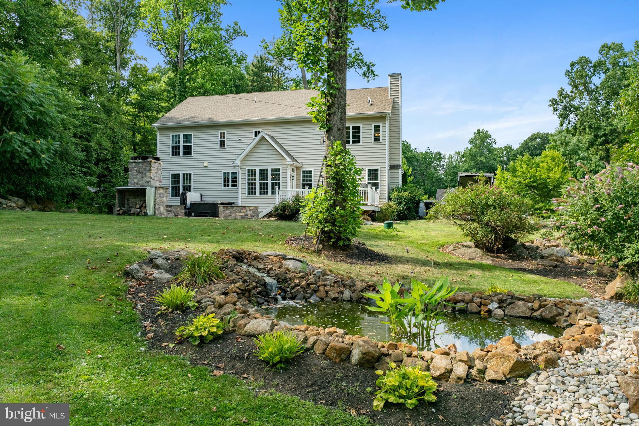 HIDDEN PARADISE - Residential