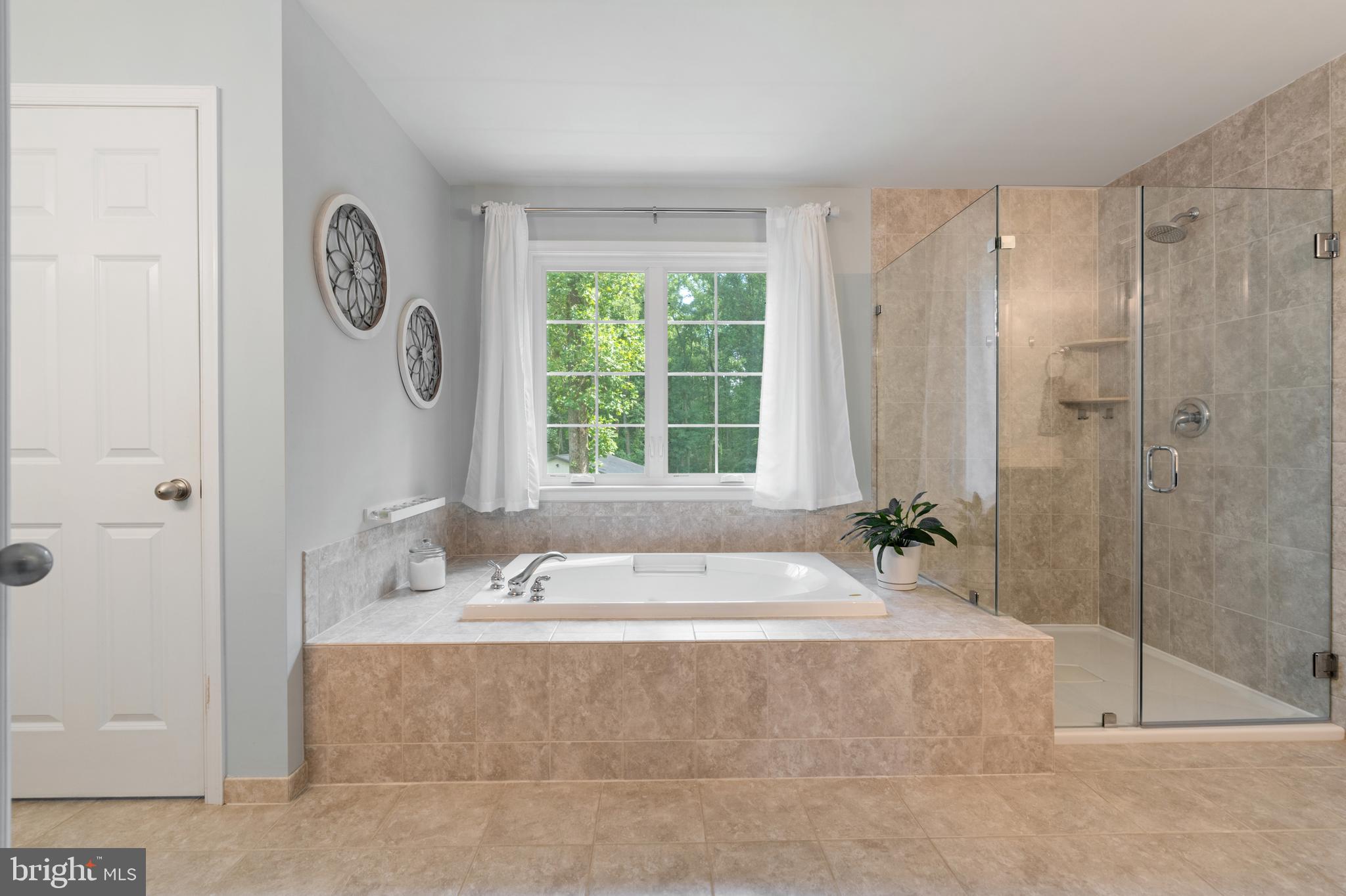 HIDDEN PARADISE - Residential