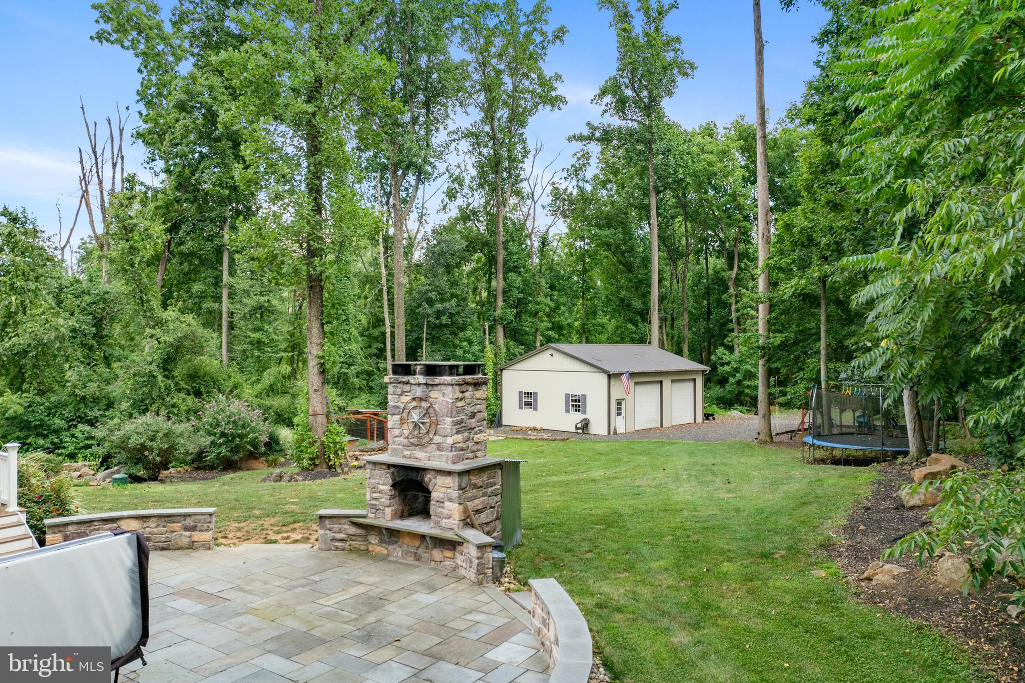 HIDDEN PARADISE - Residential