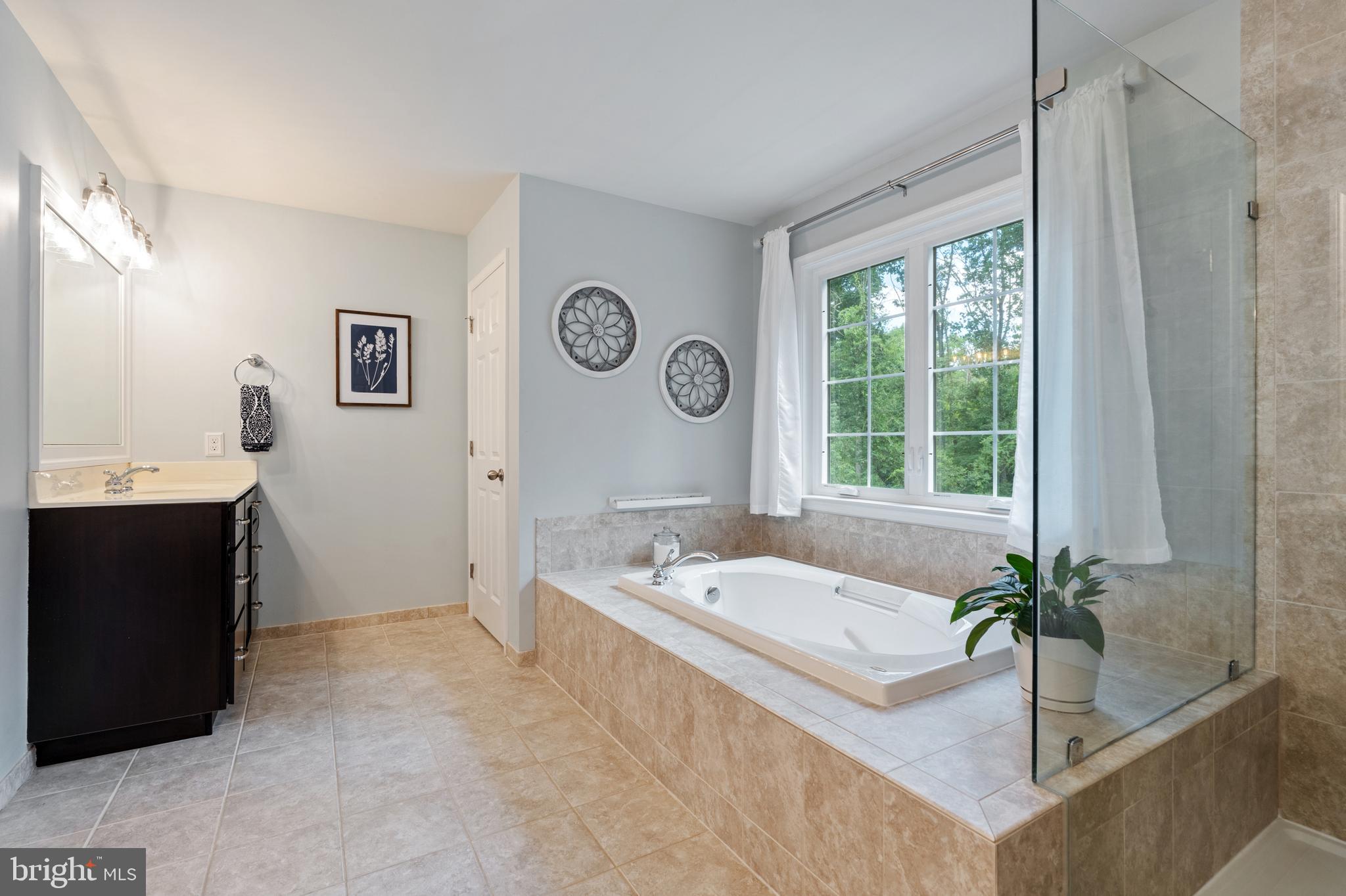 HIDDEN PARADISE - Residential