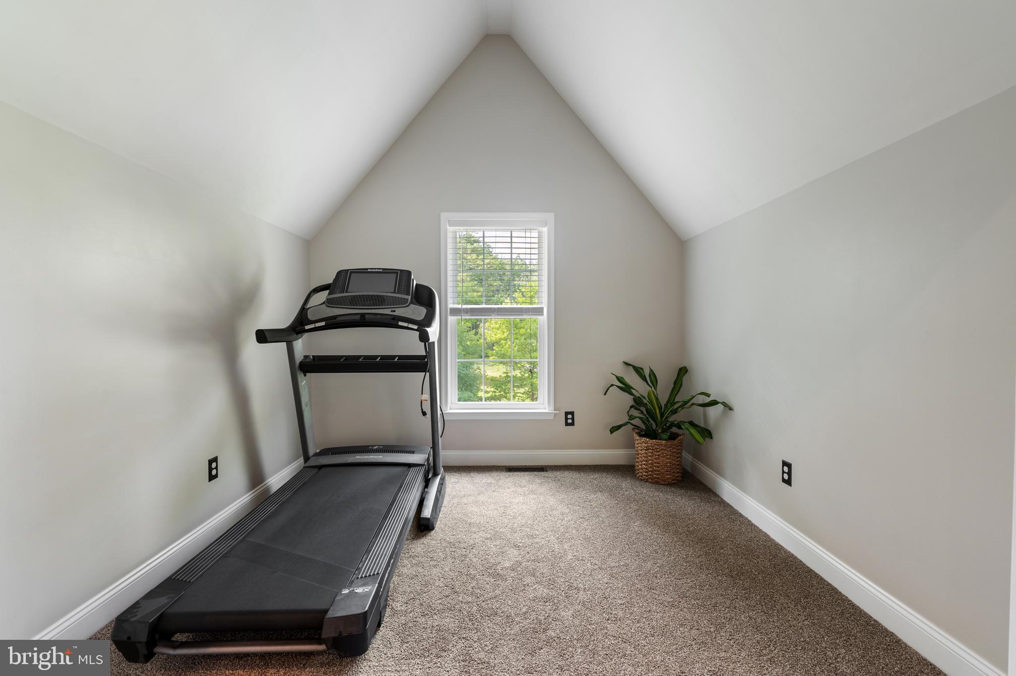 HIDDEN PARADISE - Residential