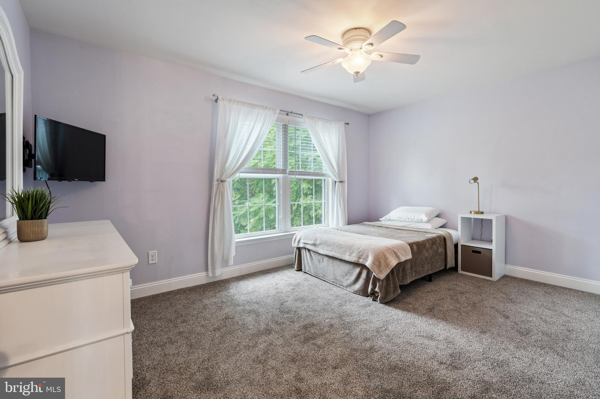 HIDDEN PARADISE - Residential