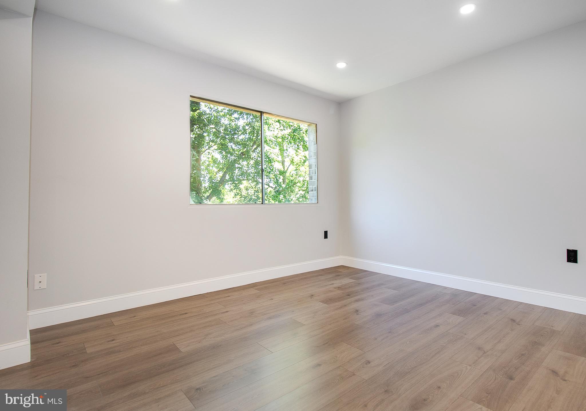 OCCOQUAN RIDGE CONDO - Residential