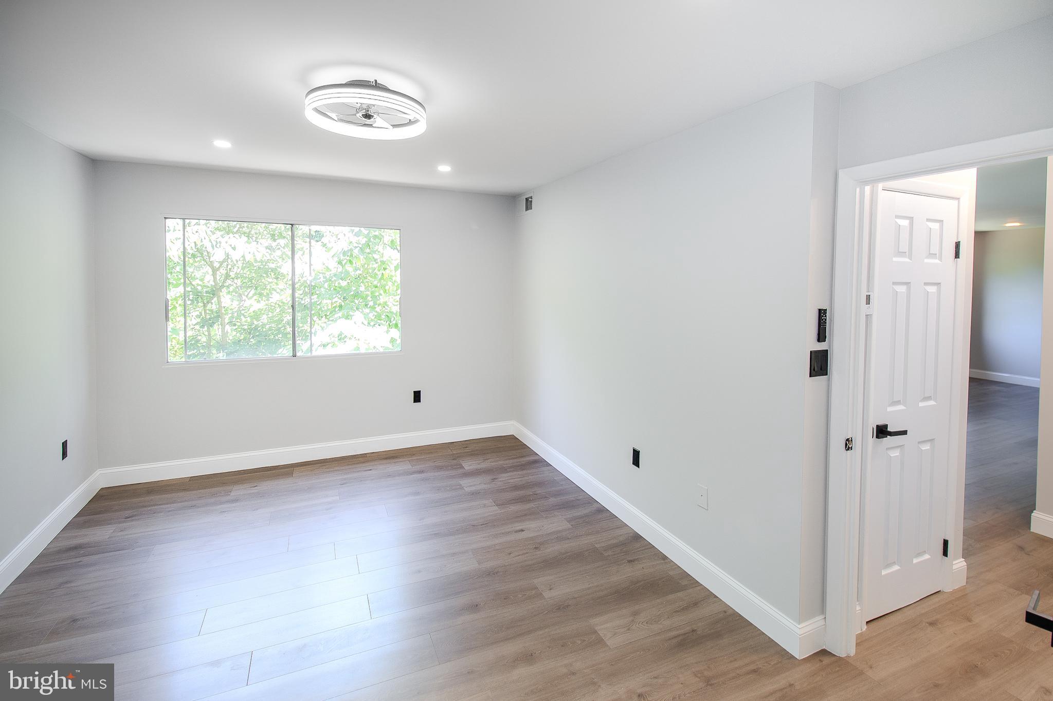 OCCOQUAN RIDGE CONDO - Residential