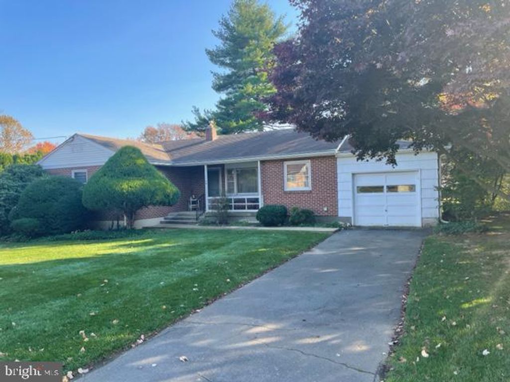 Photo of 76 Delp Road, Lancaster, PA 17601 (MLS # PALA2044050)