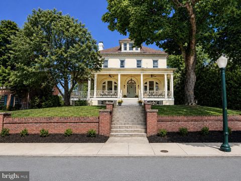 Homes For Sale - 1009 Oak Hill Avenue<br/> HAGERSTOWN, MD 21742