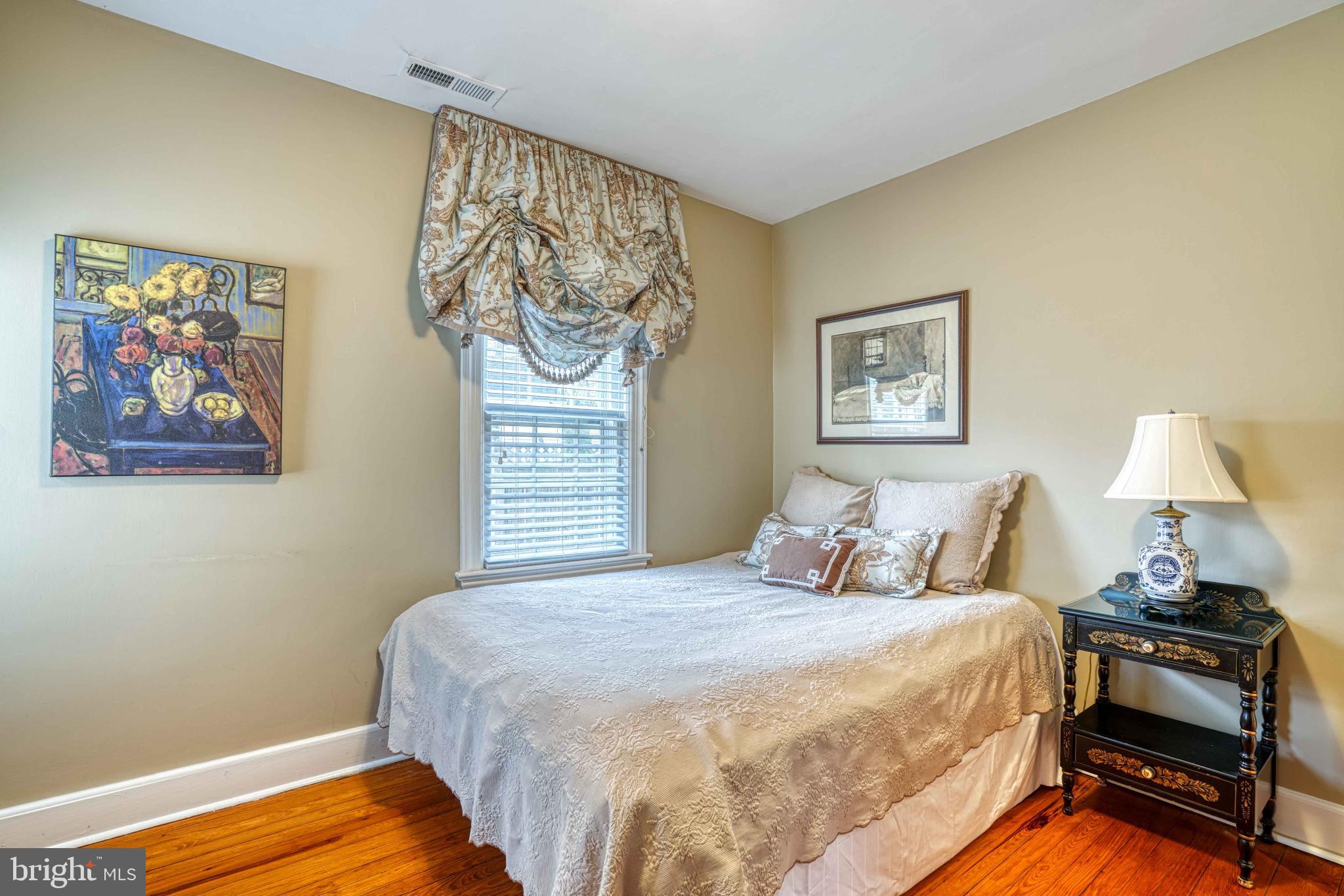 EASTON - Residential