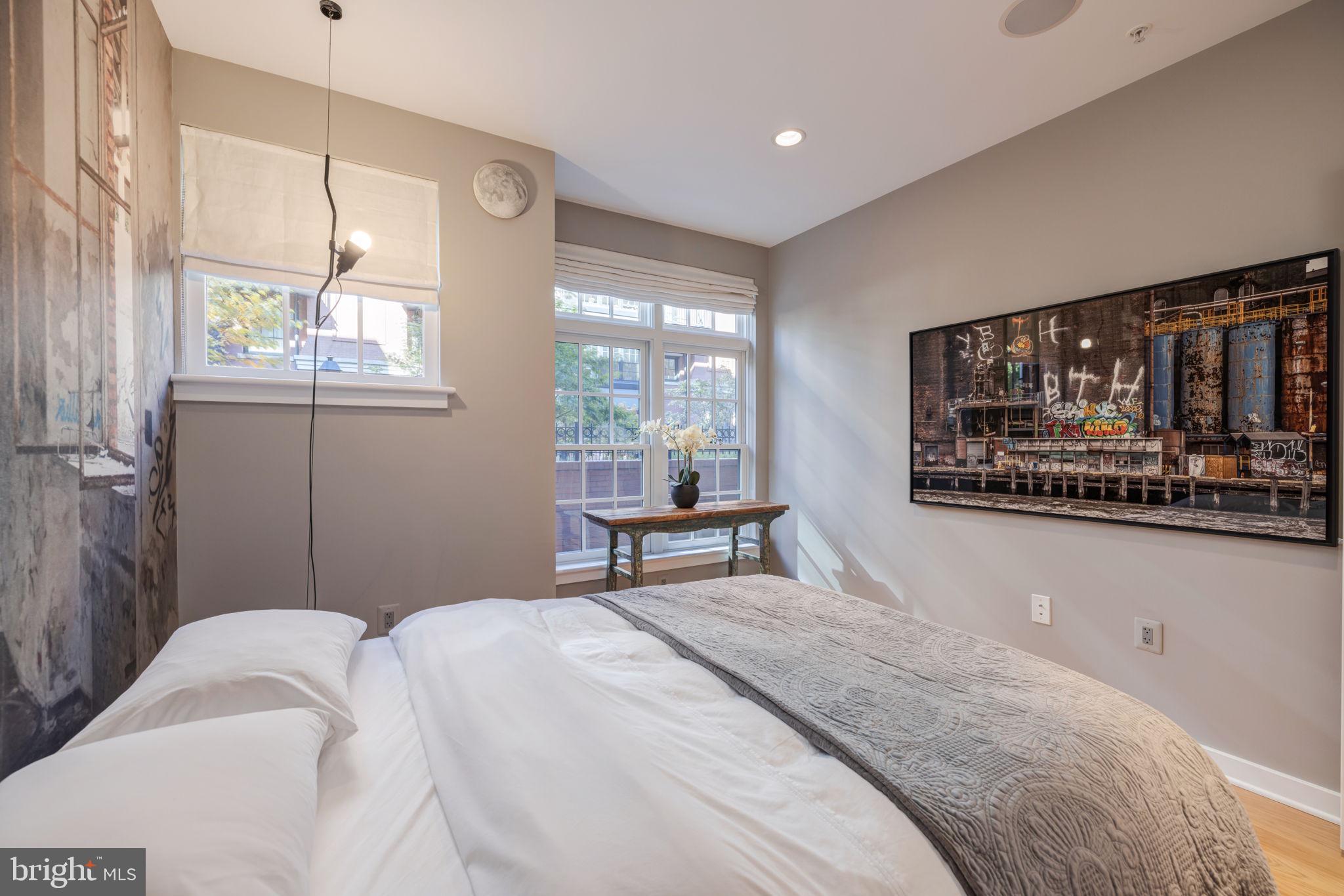 GASLIGHT SQUARE - Residential