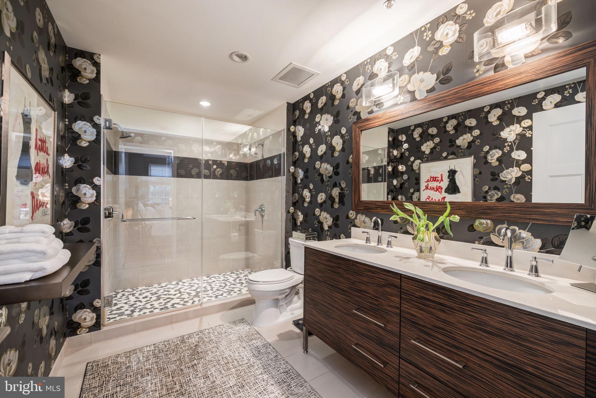 GASLIGHT SQUARE - Residential