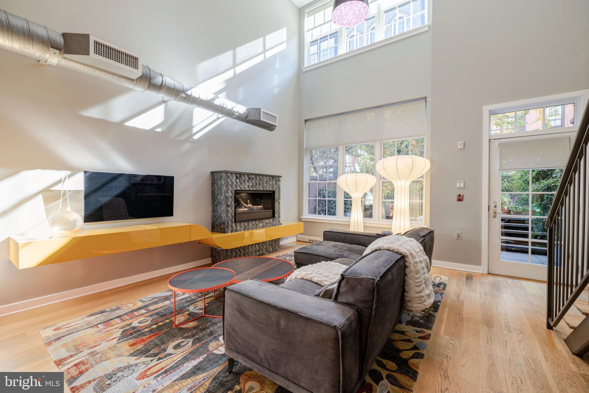 GASLIGHT SQUARE - Residential