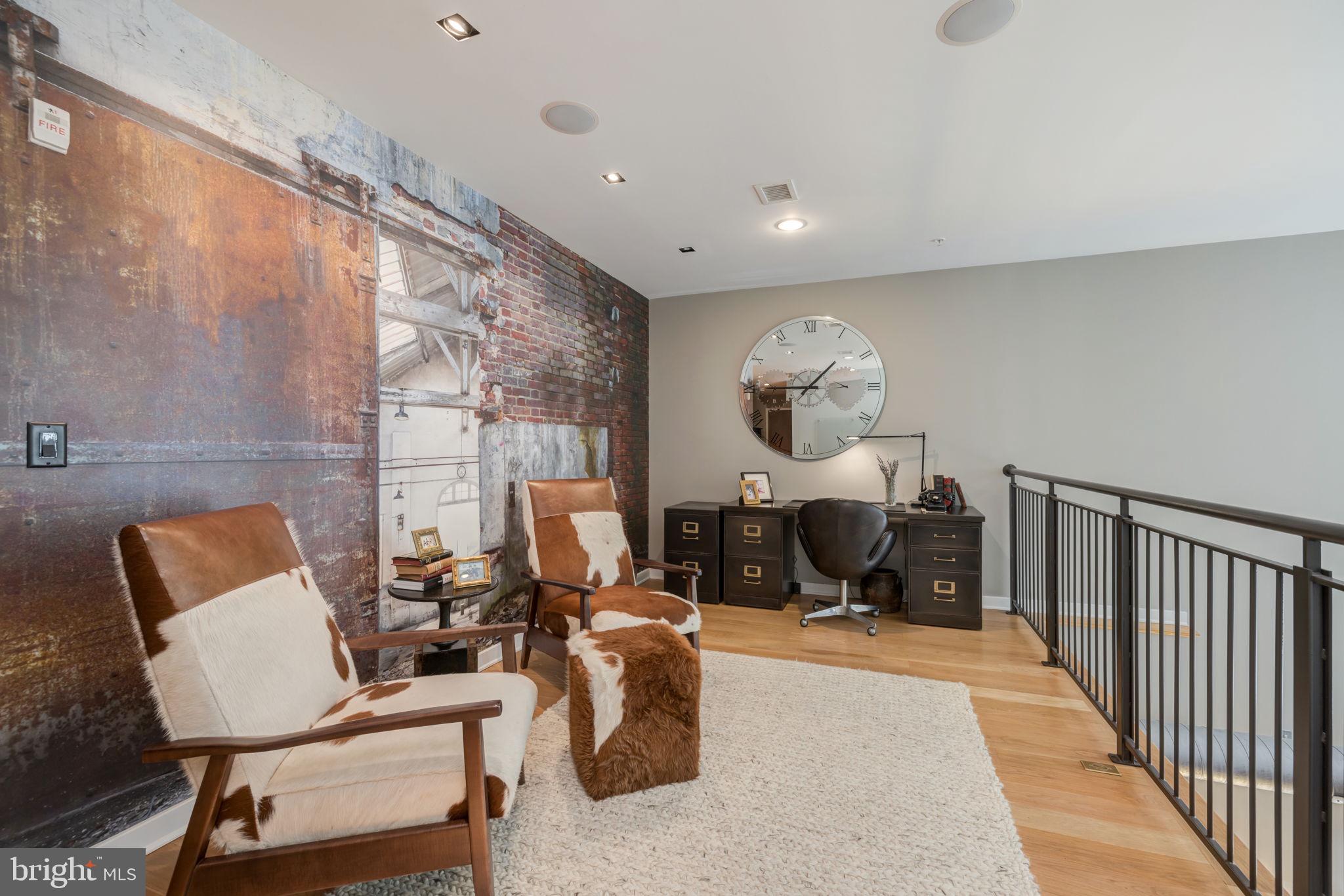 GASLIGHT SQUARE - Residential