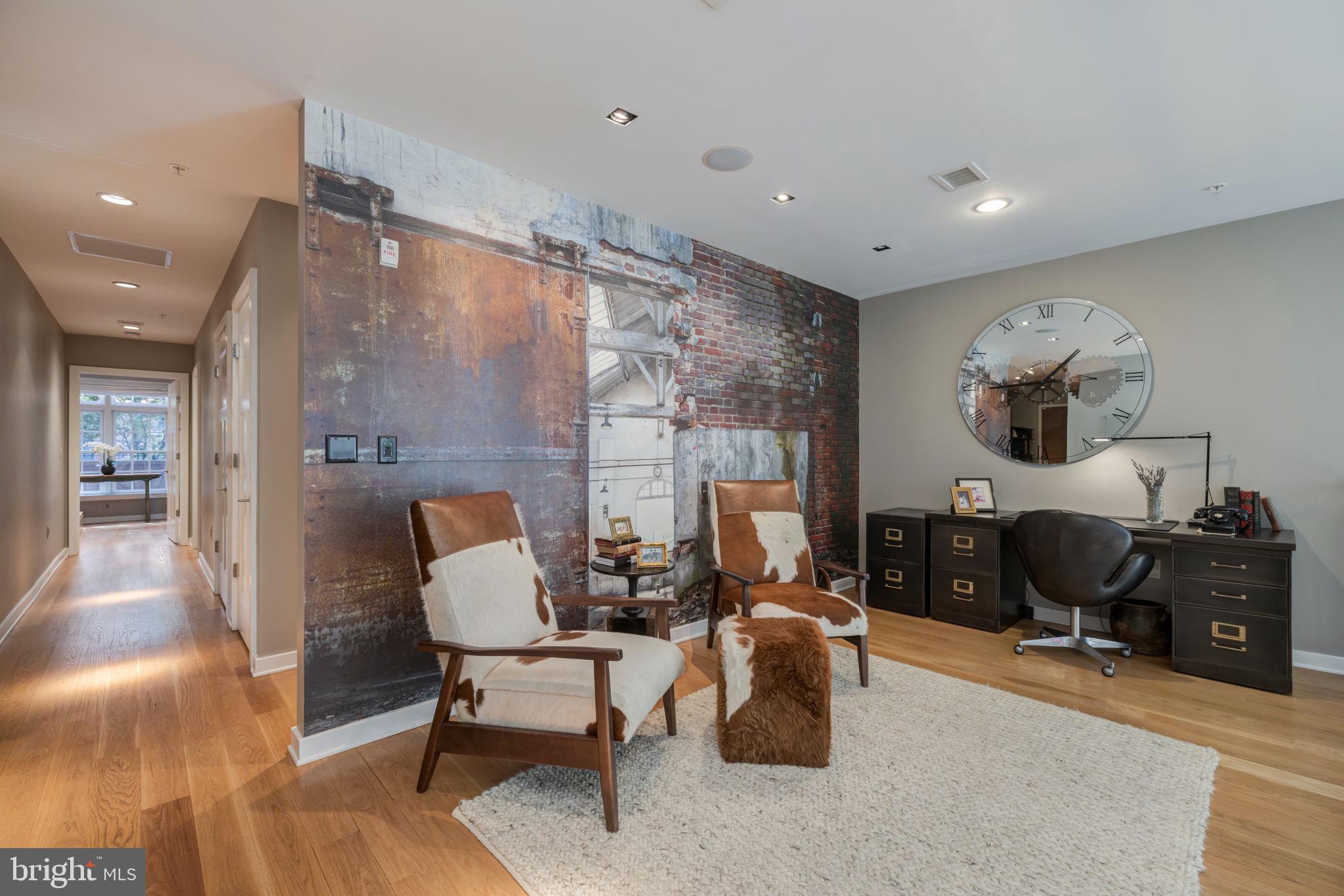 GASLIGHT SQUARE - Residential