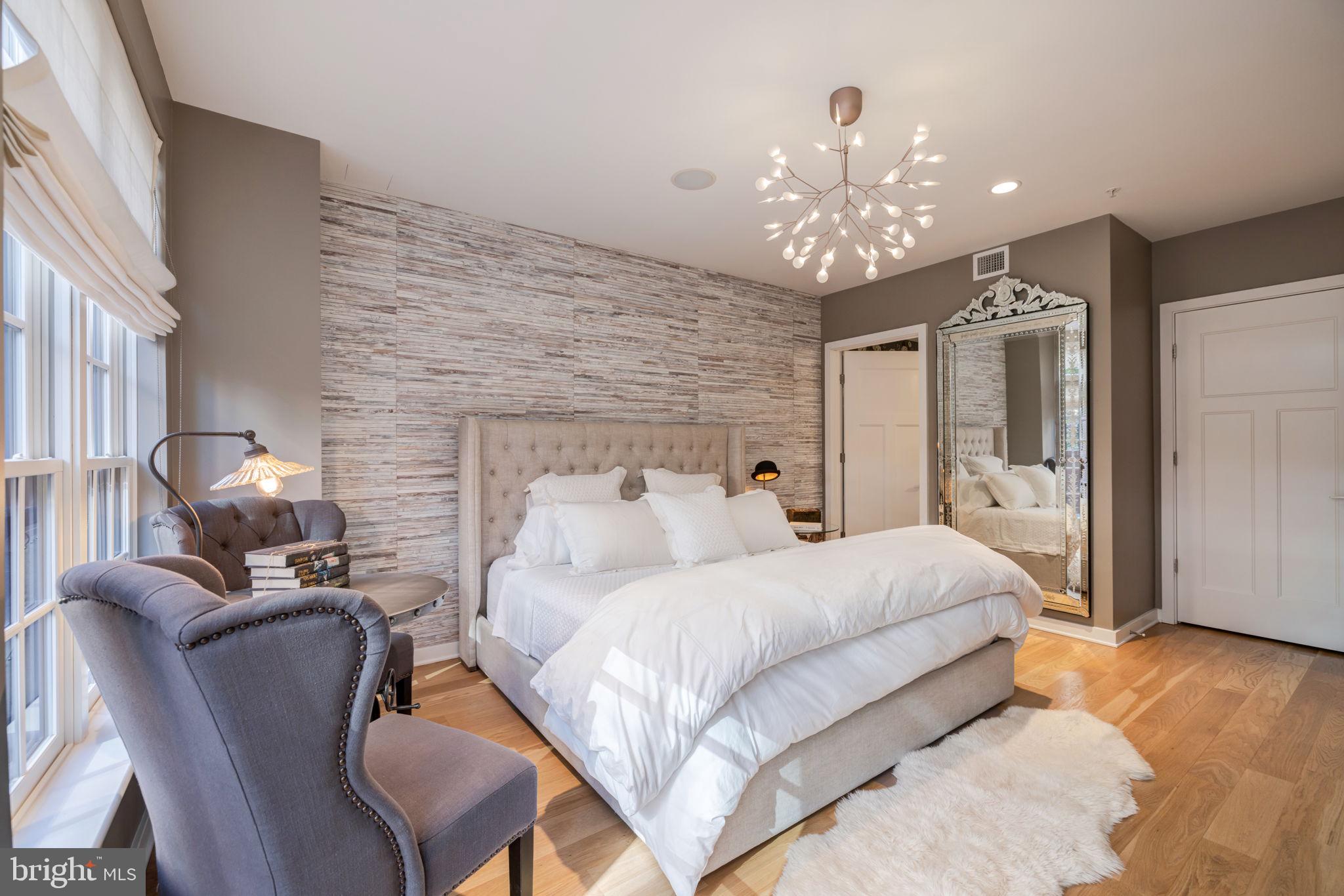 GASLIGHT SQUARE - Residential