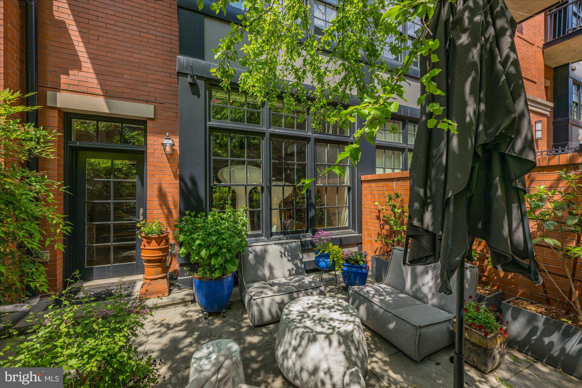 GASLIGHT SQUARE - Residential